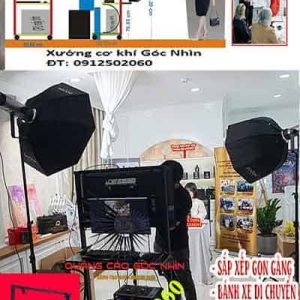 bàn sắp xếp gọn gàng các thiết bị livestream