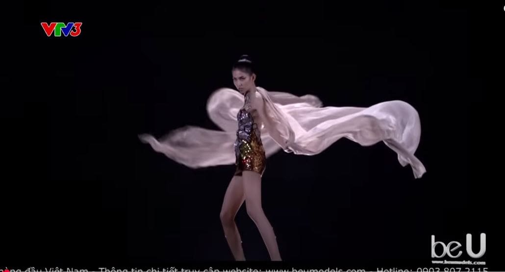 Chup ảnh siêu đẹp-bục xoay tròn 360 độ